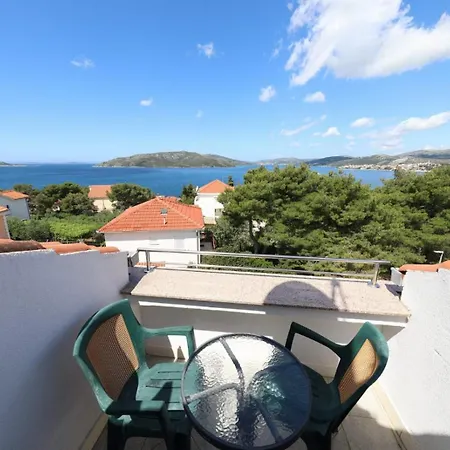 Apartment Seaside With A Swimming Pool Okrug Donji, Ciovo - 5244