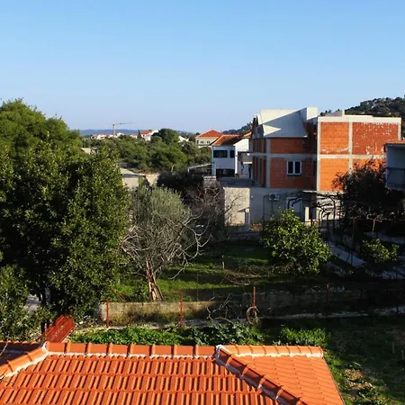 Seaside With A Swimming Pool Okrug Donji, Ciovo - 5244 דירה *