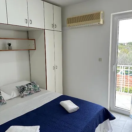 דירה Seaside With A Swimming Pool Okrug Donji, Ciovo - 5244