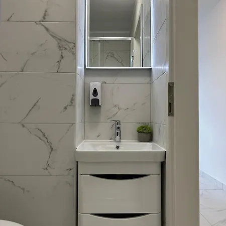 Seaside With A Swimming Pool Okrug Donji, Ciovo - 5244 Apartment *